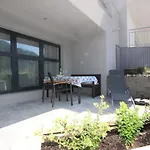 Isiliving By Interhome *