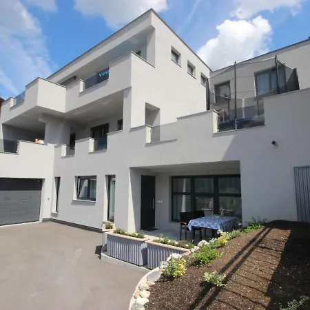 Isiliving By Interhome *